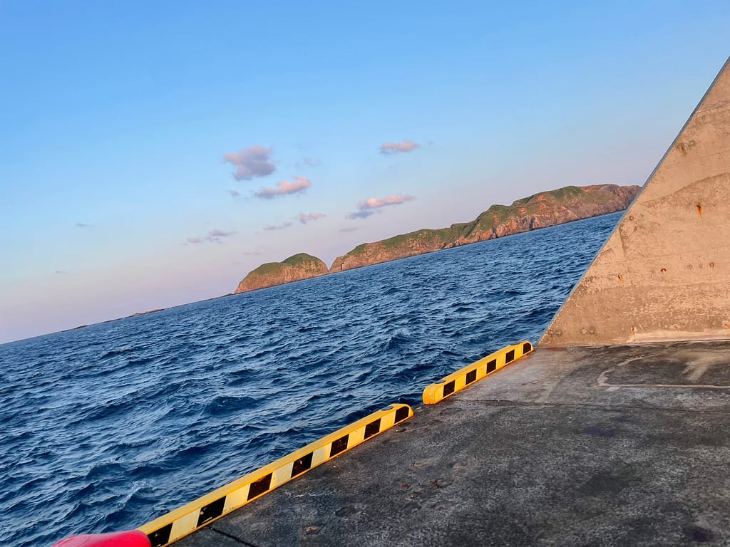 新島・黒根港でのカゴ釣り